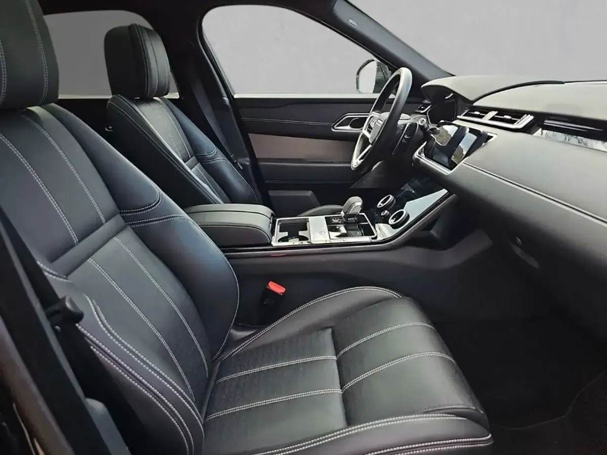 Gebraucht Land Rover Range Rover Velar HSE Dynamic 300 PS (220 kW) 2023 Santorini black SUV