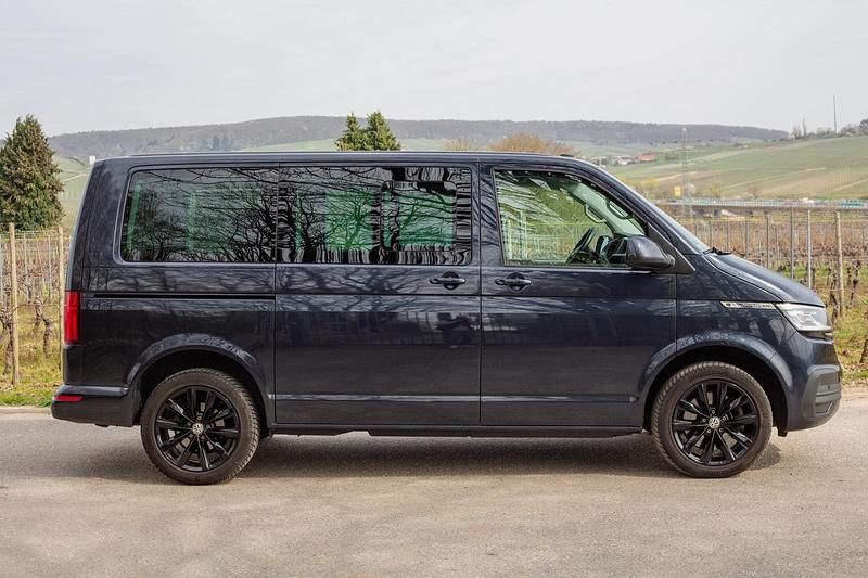 Gebraucht VW Multivan Comfortline 204 PS (150 kW) 2023 Blau Van