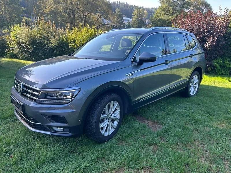 Gebraucht VW Tiguan Allspace Trendline 150 PS (110 kW) 2018 Grau SUV