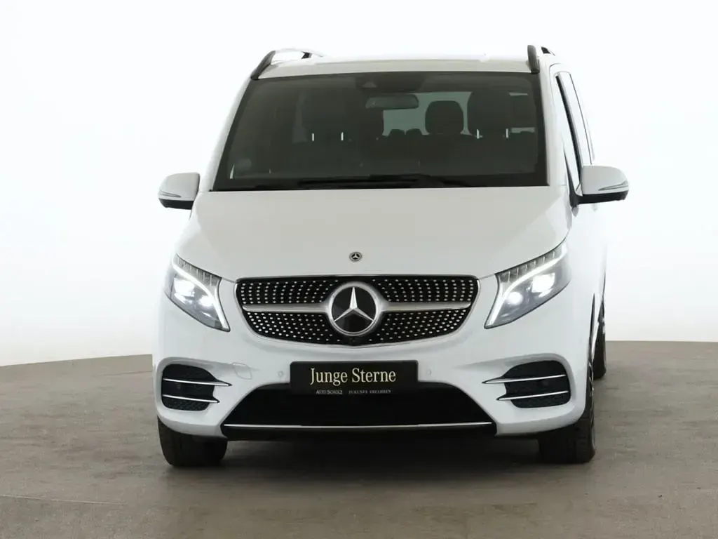 Gebraucht Mercedes V300 AMG 237 PS (174 kW) 2024 Weiß Van / Kleinbus