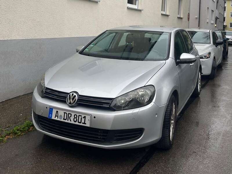Reflexsilber metallic Gebraucht 2008 VW Golf VI Comfortline Kleinwagen | 3.900 € (Fairer Preis) - Bild 1/4