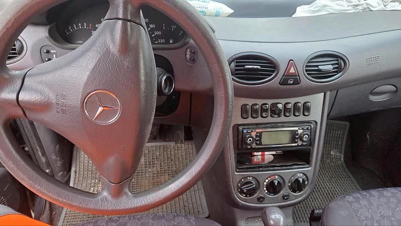 Gebraucht Mercedes A160 102 PS (75 kW) 2002 Blau Kleinwagen