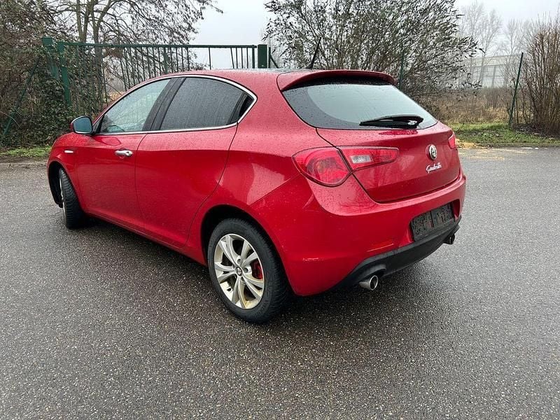 Gebraucht Alfa Romeo Giulietta 170 PS (125 kW) 2011 Rot Kleinwagen