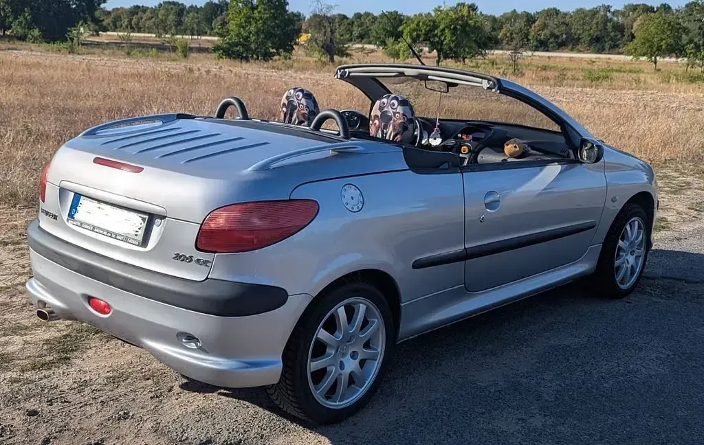 Gebraucht Peugeot 206 CC 136 PS (100 kW) 2002 Silber Cabrio