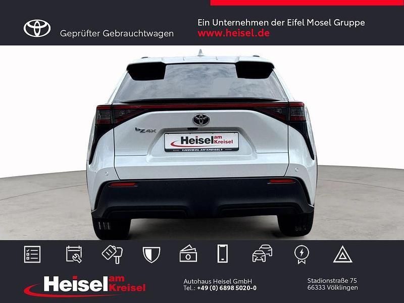 Gebraucht Toyota bZ4X Basis 150 kW (204 PS) 2023 Platinumweiß perleffekt SUV