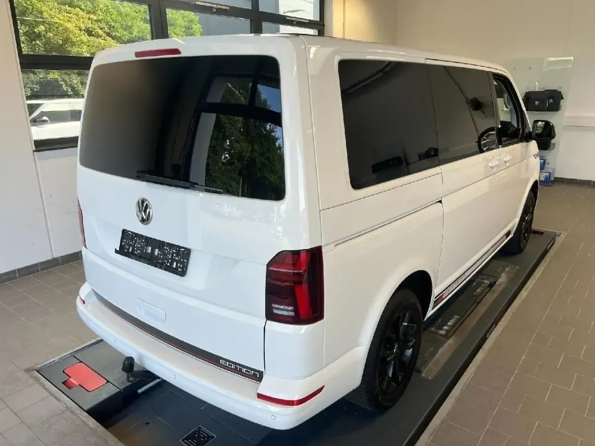 Gebraucht VW Multivan Edition 204 PS (150 kW) 2024 Weiß Van / Kleinbus