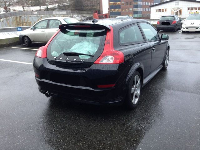 Gebraucht Volvo C30 R-Design Momentum 114 PS (83 kW) 2012 Schwarz metallic Kleinwagen