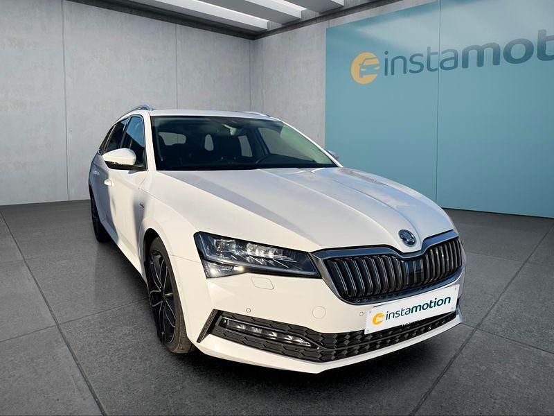 Weiß Gebraucht 2020 Skoda Superb Kombi | 26.749 € (Etwas zu teuer) - Bild 1/4