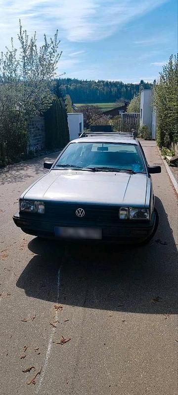 Second-hand VW Passat 90 CP (66 kW) 1987 Argintiu Break