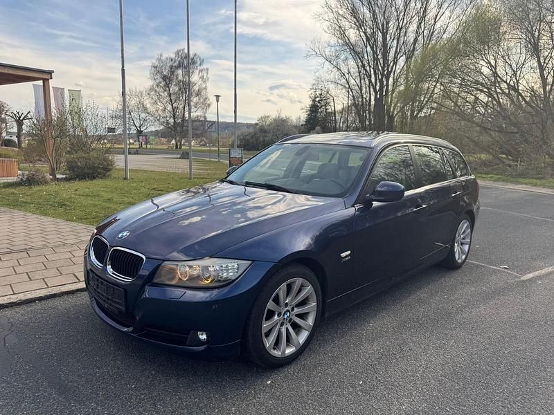 Używany BMW 320 184 KM (135 kW) 2012 Niebieski Kombi