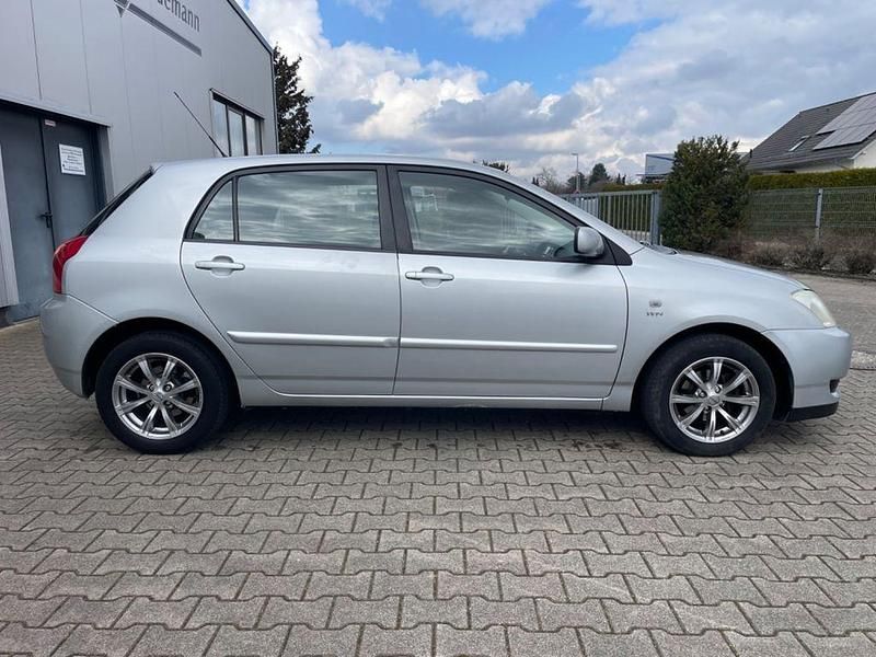 Gebraucht Toyota Corolla Luna 110 PS (80 kW) 2003 Silber Limousine