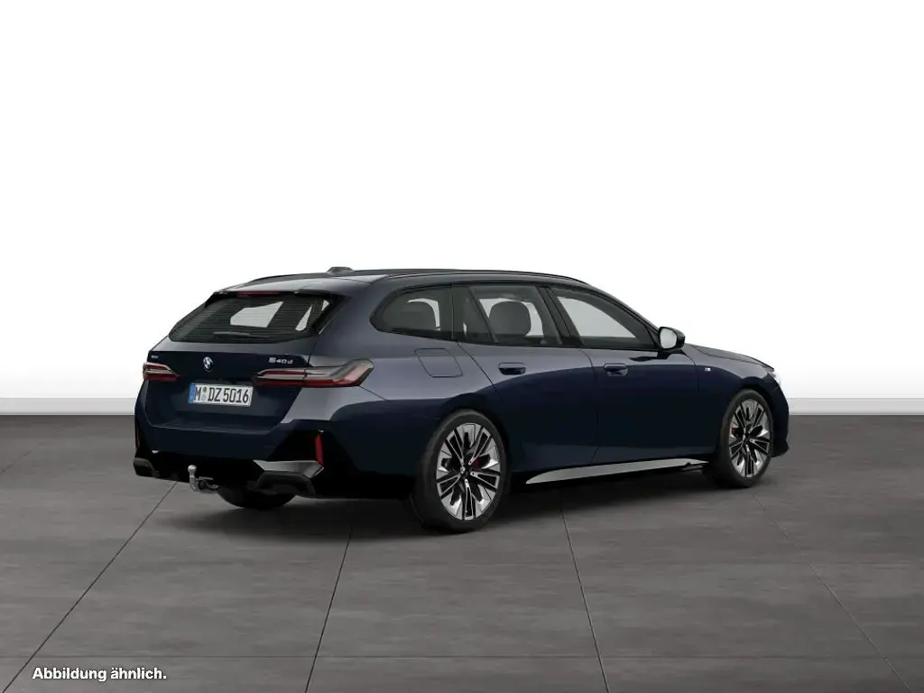 Gebraucht BMW 540 286 PS (210 kW) 2025 Carbonschwarz metallic Kombi