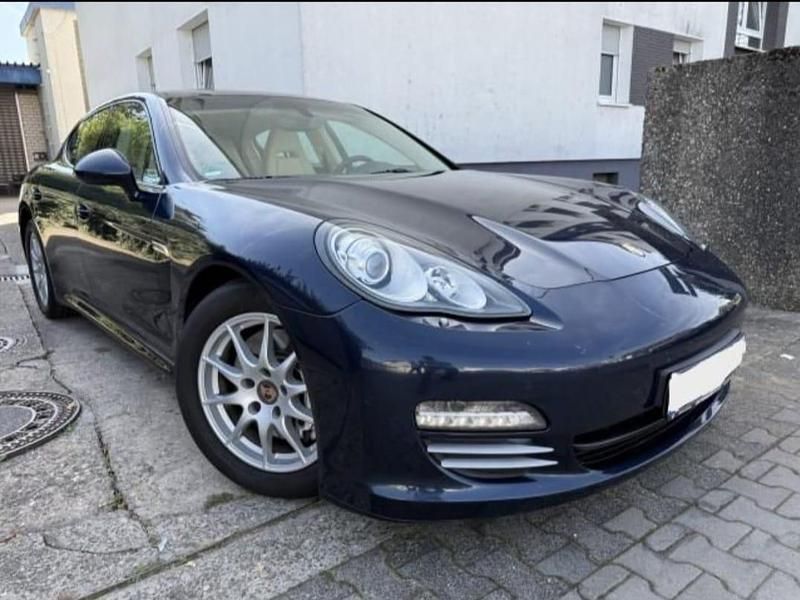Gebraucht Porsche Panamera 299 PS (219 kW) 2010 Blau Kleinwagen