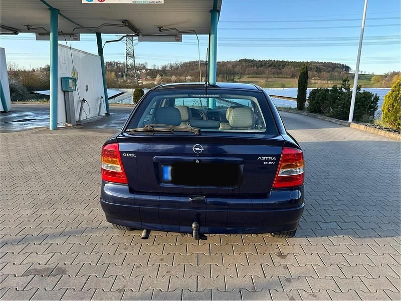 Usata Opel Astra 2000 Berlina