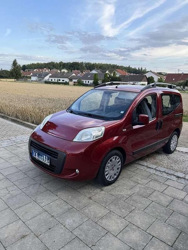 Rot Gebraucht 2008 Fiat Qubo Trekking Van / Kleinbus | 5.000 € (Teuer) - Bild 1/4