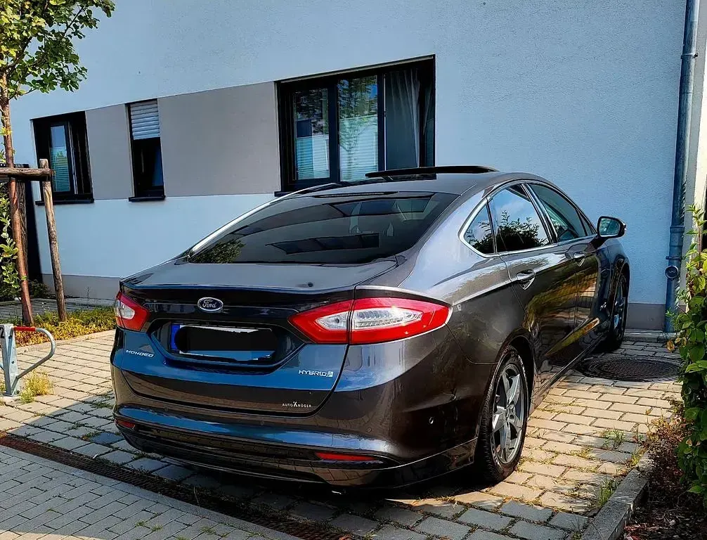 Gebraucht Ford Mondeo 140 PS (102 kW) 2018 Grau Limousine