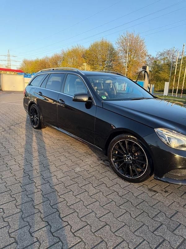 Gebraucht Mercedes E220 Edition 170 PS (125 kW) 2015 Schwarz Kombi