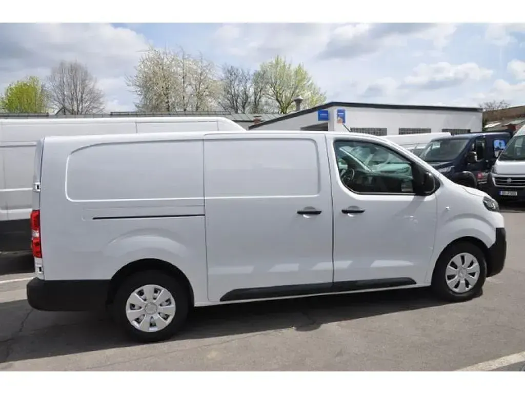 Käytetty Citroën Jumpy 144 HP (105 kW) 2023 Valkoinen Tila-auto