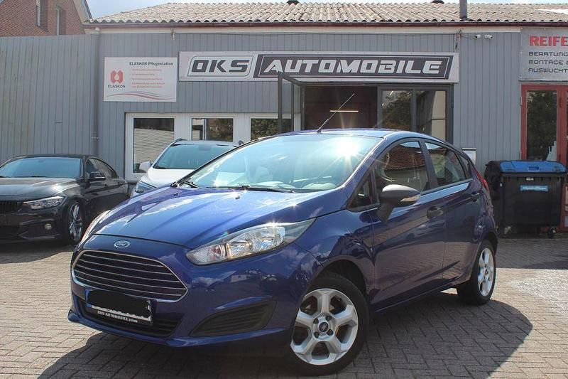 Blau Gebraucht 2015 Ford Fiesta Ambiente Kleinwagen | 4.899 € (Guter Preis) - Bild 1/4