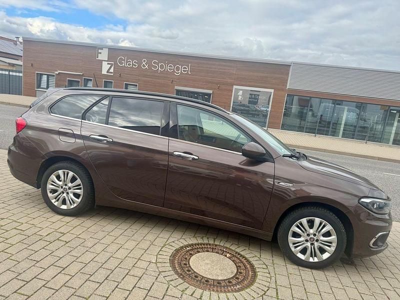 Gebraucht 2016 Fiat Tipo Lounge Limousine | 6.990 € (Fairer Preis) - Bild 1/4
