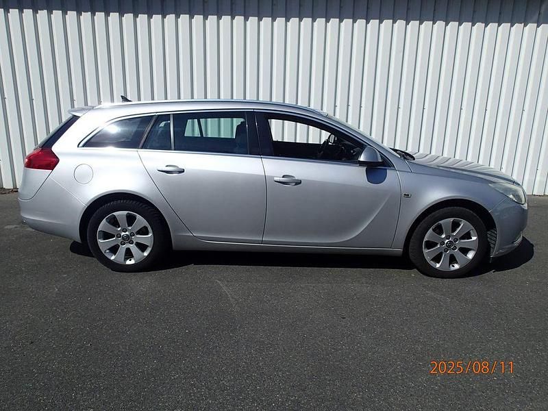 Silber Gebraucht 2010 Opel Insignia Innovation Kombi | 2.799 € (Guter Preis) - Bild 1/4