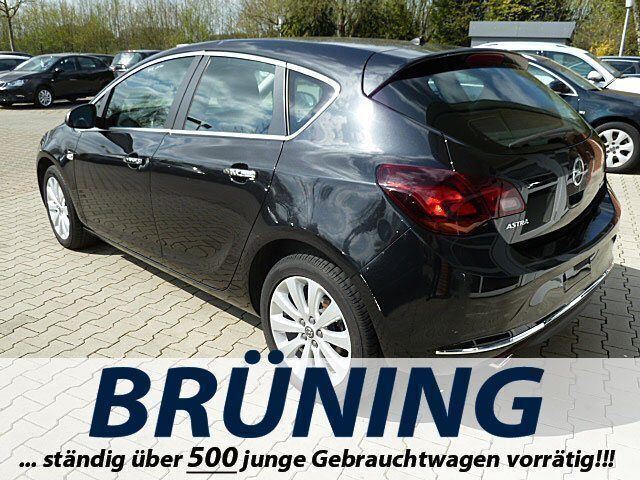 Gebraucht Opel Astra Excellence 140 PS (102 kW) 2013 Schwarz metallic Limousine
