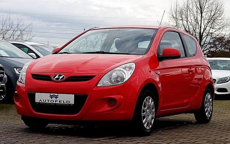 Rot Gebraucht 2011 Hyundai i20 Kleinwagen | 2.950 € (Fairer Preis) - Bild 1/4