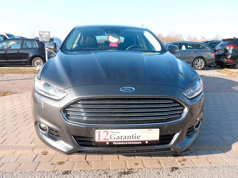 Gebraucht Ford Mondeo Titanium 160 PS (117 kW) 2016 Grau Limousine