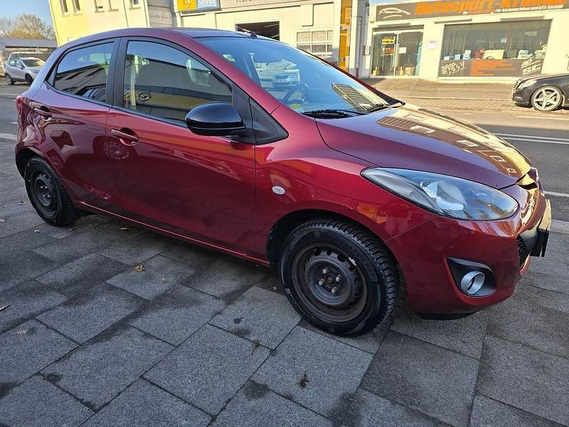 Gebraucht Mazda 2 Kenko 84 PS (61 kW) 2013 Rot Kleinwagen
