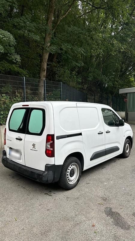 Gebraucht Peugeot Partner 102 PS (75 kW) 2019 Weiß Van / Kleinbus