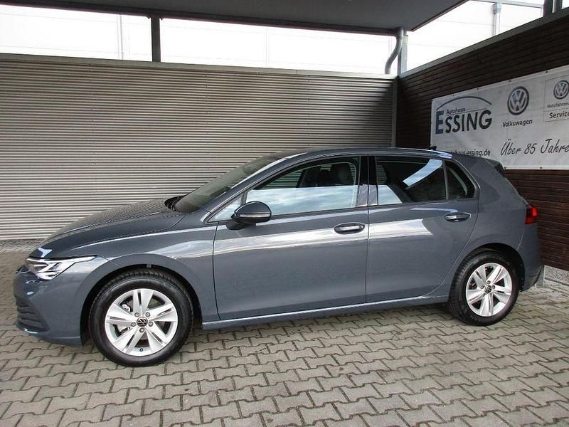 Gebraucht VW Golf VIII Life 116 PS (85 kW) 2022 Grau Limousine