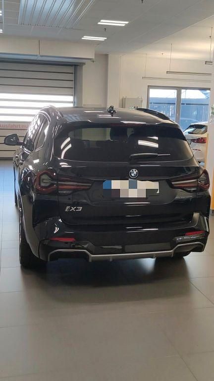 Gebraucht BMW iX3 Impressive 210 kW (286 PS) 2023 Schwarz SUV