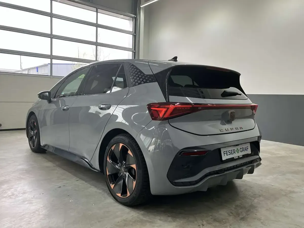 Gebraucht Cupra Born 150 kW (204 PS) 2024 Vaporgrau Kleinwagen