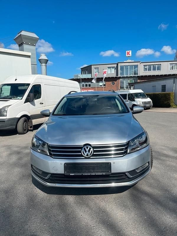 Second-hand VW Passat 140 CP (102 kW) 2012 Gri Break