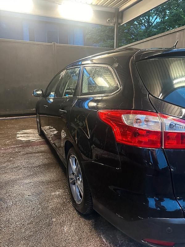 Usata Ford Focus 101 CV (74 kW) 2013 Berlina