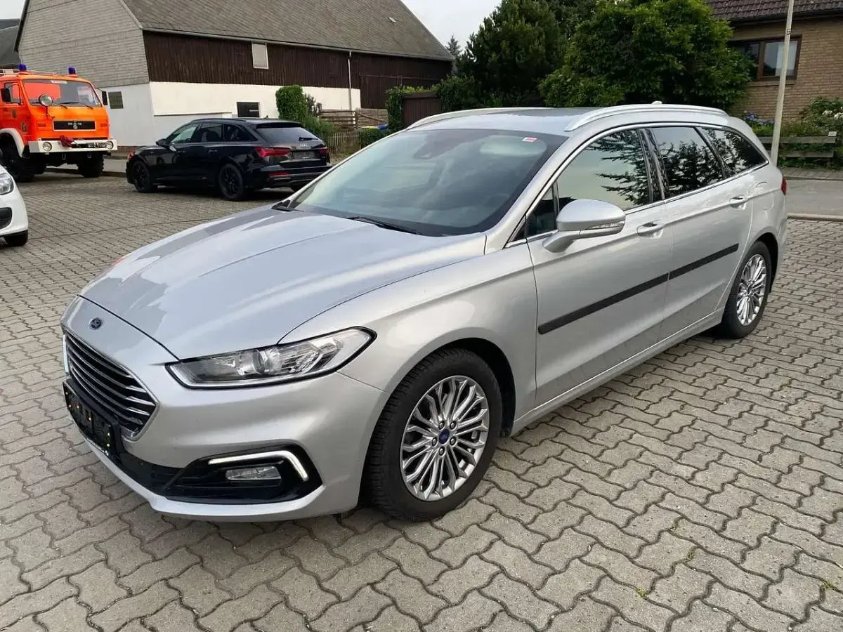 Gebraucht Ford Mondeo Titanium 150 PS (110 kW) 2020 Silber Kombi
