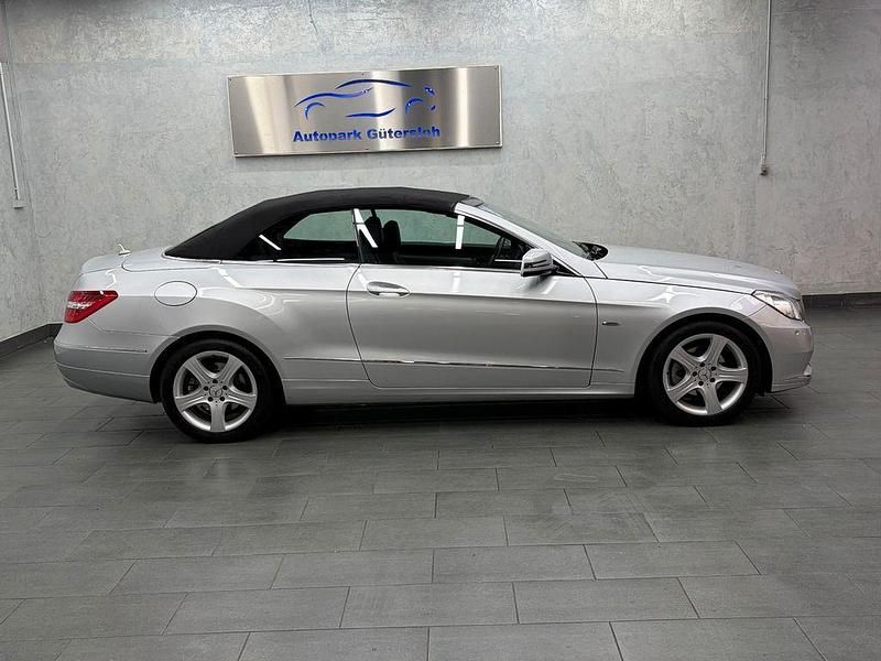 Gebraucht Mercedes E250 204 PS (150 kW) 2011 Silber Cabrio