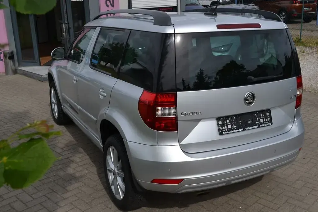 Gebraucht Skoda Yeti Joy 110 PS (80 kW) 2016 Silber SUV