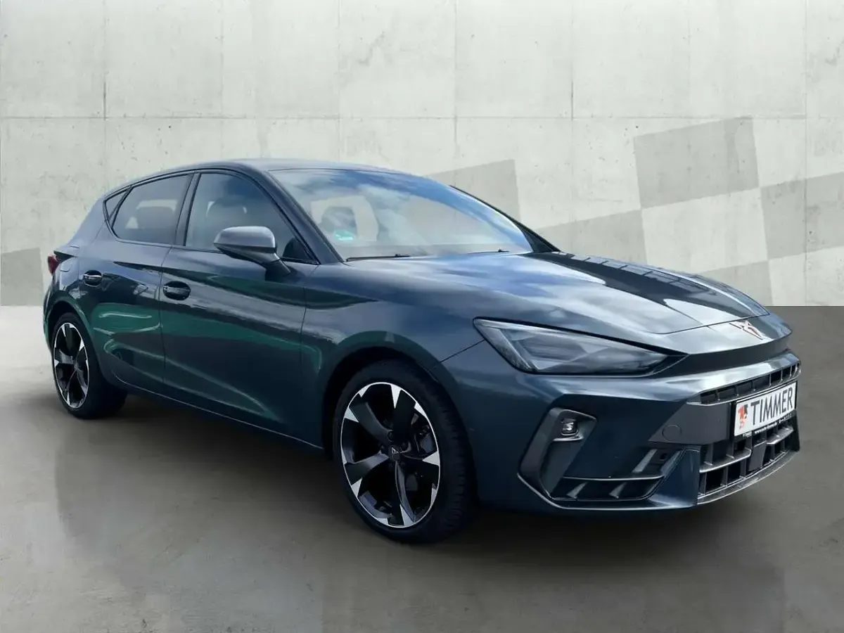 Second-hand Cupra Leon 150 CP (110 kW) 2025 Gri Berlinǎ