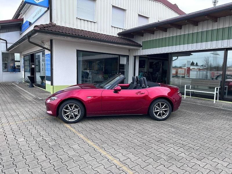 Neu Mazda MX5 Exclusive-Line 132 PS (97 kW) 2025 Rot Cabrio