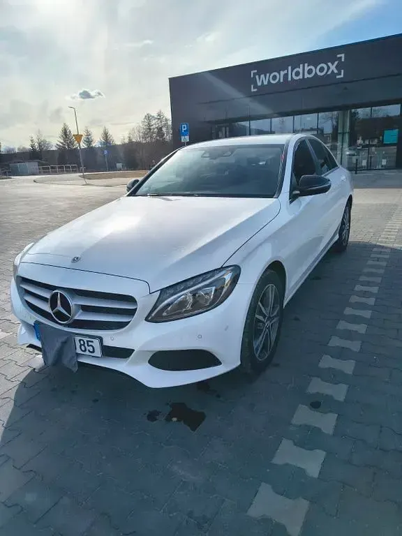 Gebraucht Mercedes C160 129 PS (94 kW) 2018 Weiß Coupé
