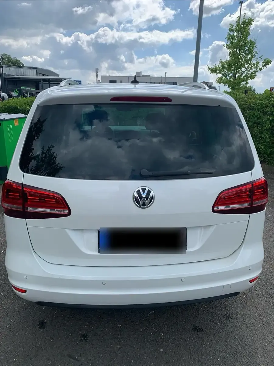 Gebraucht VW Sharan Allstar 150 PS (110 kW) 2017 Weiß Van / Kleinbus