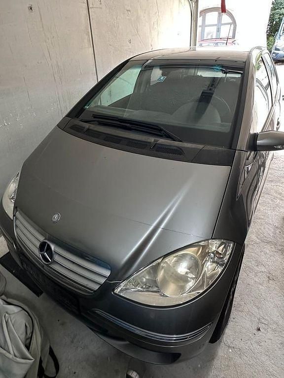 Grau Gebraucht 2006 Mercedes A170 Avantgarde Limousine | 800 € (Superpreis) - Bild 1/3