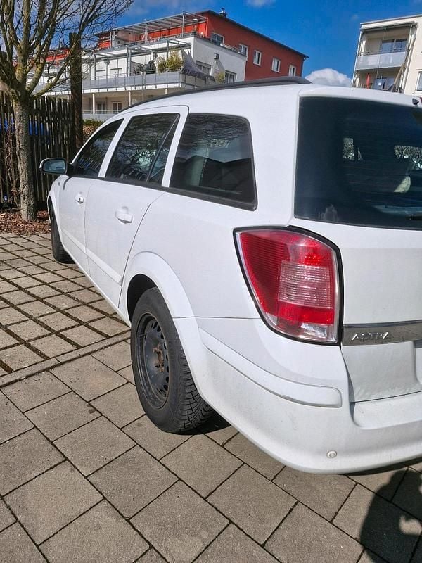 Gebraucht Opel Astra 90 PS (66 kW) 2008 Weiß Kombi
