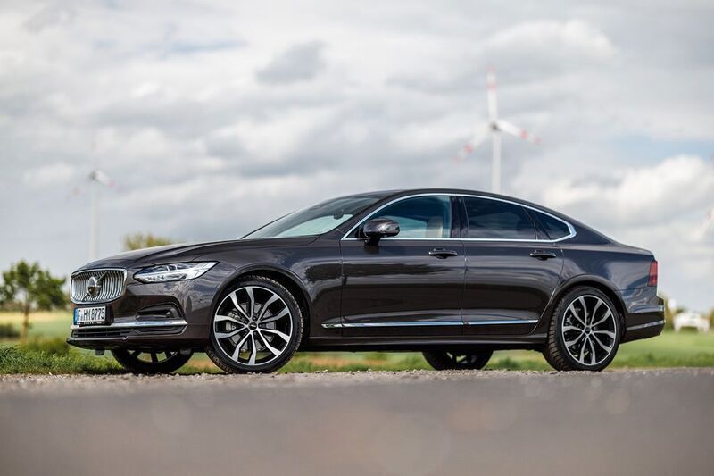 Grau Gebraucht 2023 Volvo S90 Plus Limousine | 46.400 € (Fairer Preis) - Bild 1/4