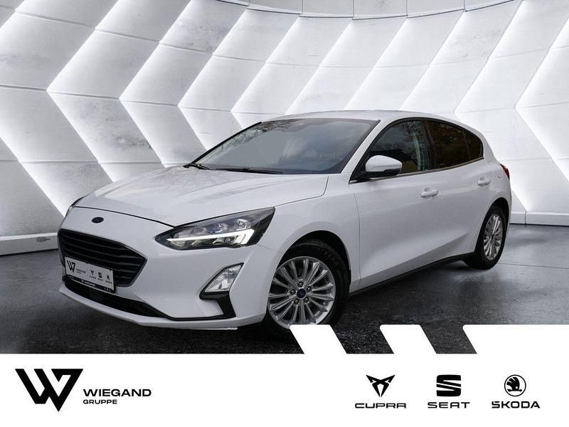 Weiß Gebraucht 2020 Ford Focus Titanium S Limousine | 18.344 € (Fairer Preis) - Bild 1/4