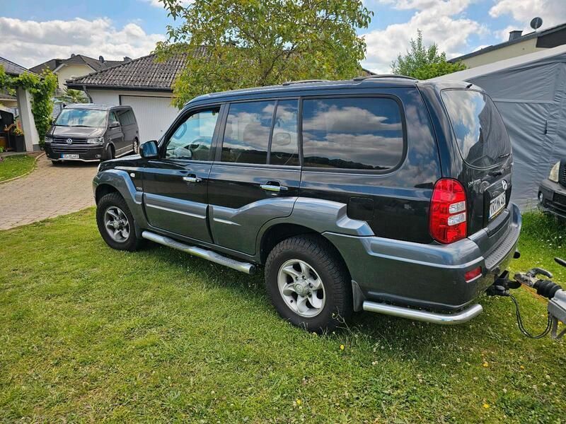 Schwarz Gebraucht 2005 Hyundai Terracan SUV | 8.900 € - Bild 1/4