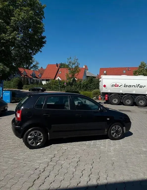 Gebraucht VW Polo Basis 75 PS (55 kW) 2005 Schwarz Limousine