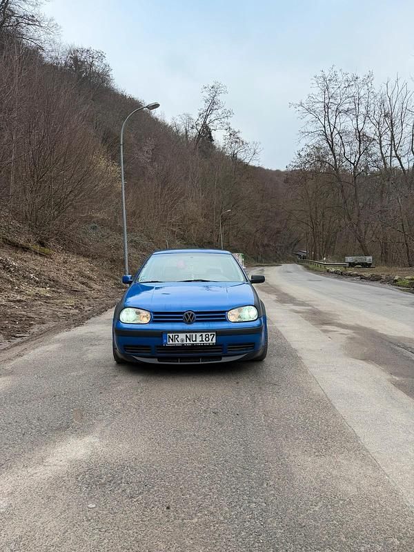 Gebraucht VW Golf IV 102 PS (75 kW) 1999 Blau Kleinwagen