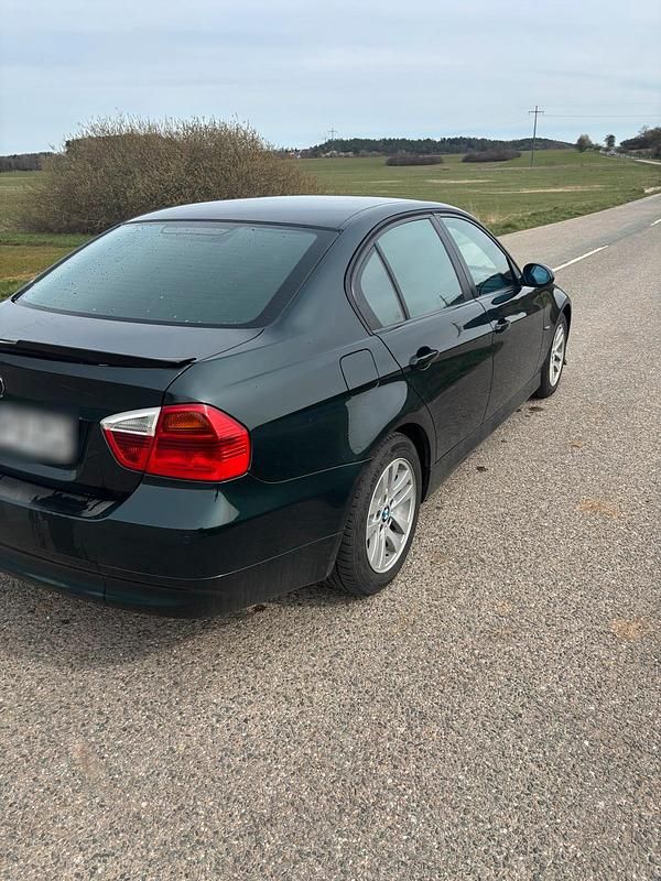 Gebraucht BMW 320 163 PS (119 kW) 2007 Grün Limousine